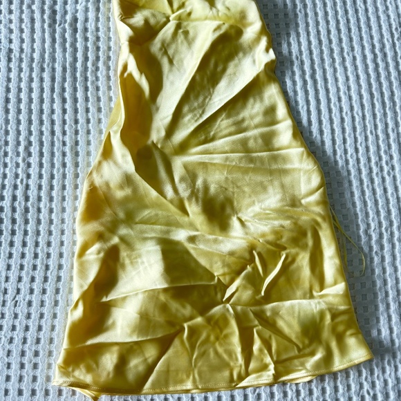 ZARA Satin Effect Halter Top – Light Yellow – Size L – NWT New With Tags 💛 - Picture 9 of 12